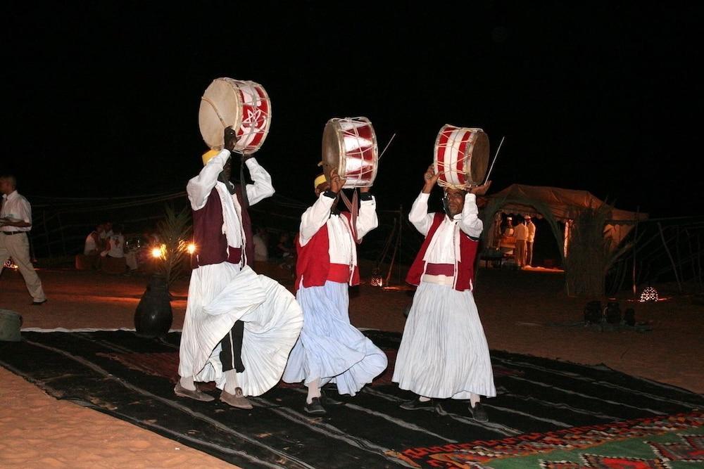 Campement Yadis Ksar Ghilane ภายนอก รูปภาพ