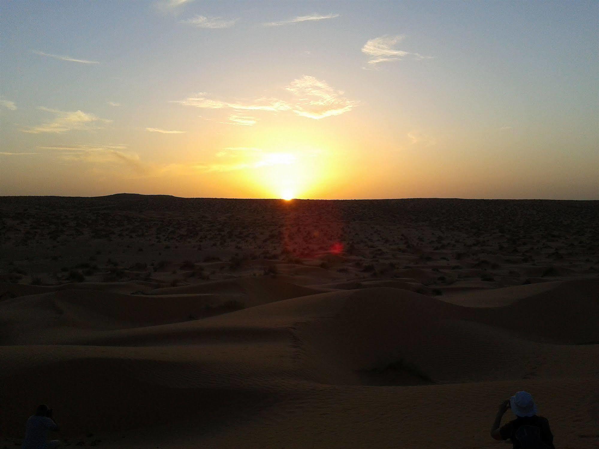 Campement Yadis Ksar Ghilane ภายนอก รูปภาพ